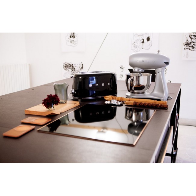 Smeg TSF02BLEU Toaster, 4 slice, black, metal body