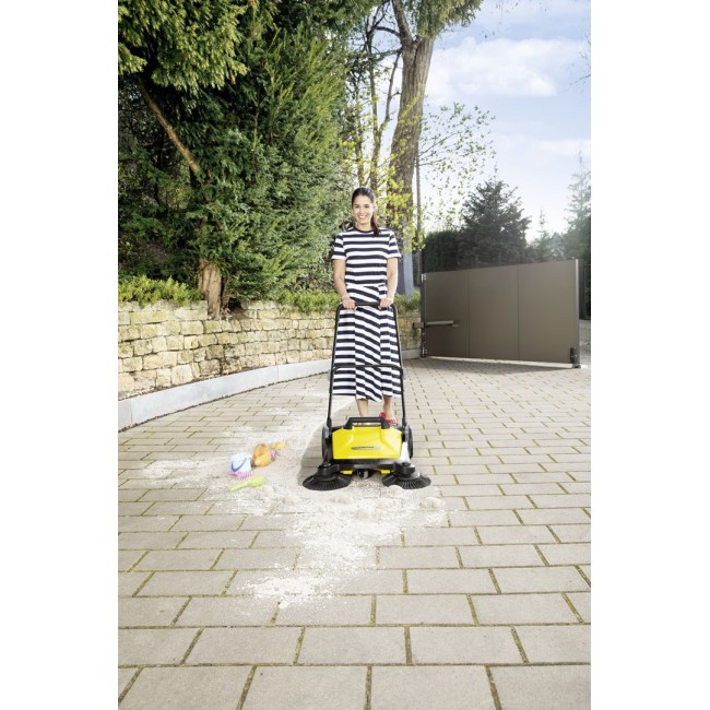 K rcher S 4 Twin 2-in-1 sweeper Black, Yellow