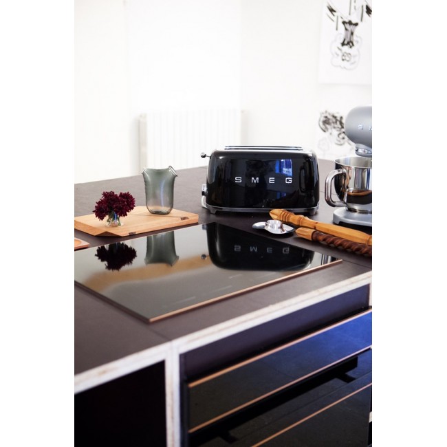Smeg TSF02BLEU Toaster, 4 slice, black, metal body