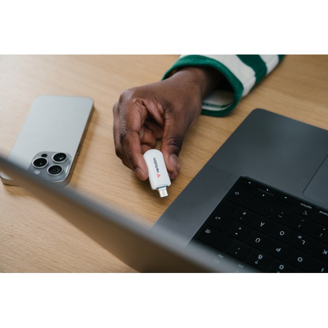 Verbatim Plectra USB-C Flash Drive White 256GB Verbatim Plectra USB-C Flash Drive White 256GB