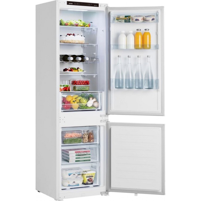 Gorenje Optimera ditt k ksutrymme och h ll maten fr sch med NRKI418EP1 inbyggd kombi, med NoFrost teknik och en m ngd smarta f rvaringsl sningar. Gorenje Optimera ditt k ksutrymme och h ll maten fr sch med NRKI418EP1 inbyggd kombi, med NoFrost teknik och en m ngd smarta f rvaringsl sningar.
