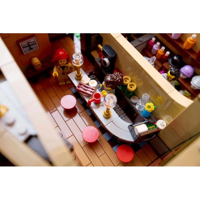 LEGO ICONS 10350 Tudor Corner