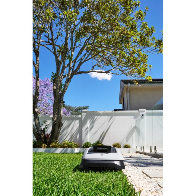 Autonomous lawn mower Ecovacs GOAT O800 RTK Autonomous lawn mower Ecovacs GOAT O800 RTK