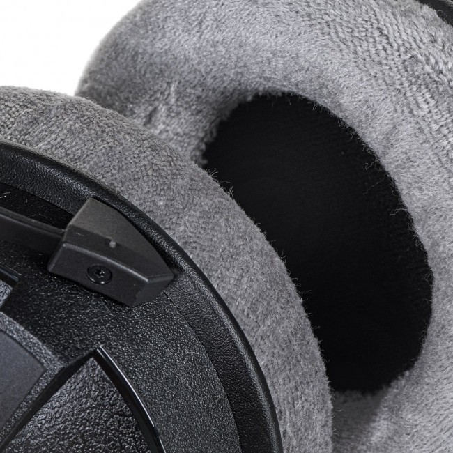 Beyerdynamic DT 770 PRO 250 - closed studio headphones