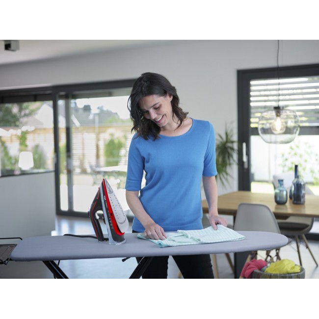 Braun TexStyle 5 SI 5057 RD Steam iron Ceramic soleplate 2700 W Black, Red