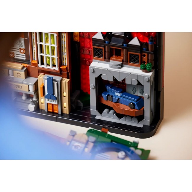 LEGO BATMAN 76271 The Animated Series Gotham City