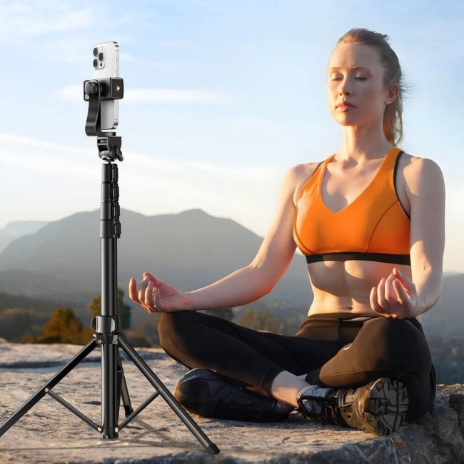 Ugreen selfie stick with stand and remote control LP680 1.8m (black) Ugreen selfie stick with stand and remote control LP680 1.8m (black)