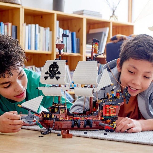 LEGO Creator 31109 Pirate Ship LEGO Creator 31109 Pirate Ship