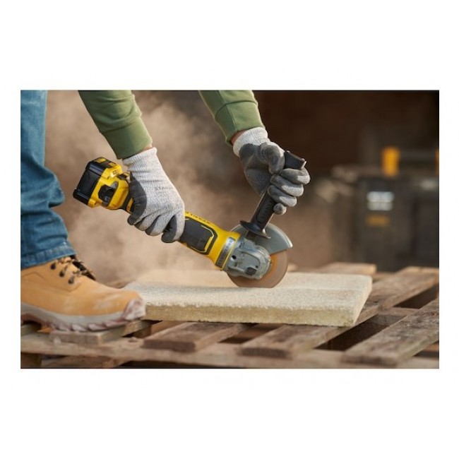 Stanley SFMCG700M2K-QW angle grinder 12.5 cm 8000 RPM 875 W 2 kg