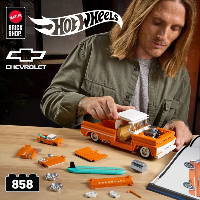 Mattel Brick Shop Hot Wheels Custom 62 Chevy Pickup Building Toy Kit (858 Pieces), for Collectors