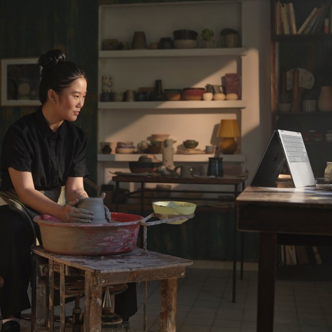 HP ENVY x360 14-fa0016nw AMD Ryzen 7 8840HS 2-in-1 Laptop 35.6 cm (14