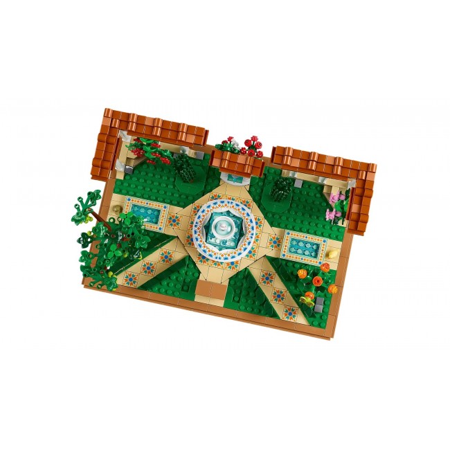 LEGO ICONS 10359 Fountain Garden LEGO ICONS 10359 Fountain Garden