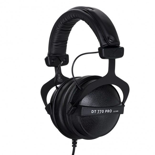 Beyerdynamic DT 770 PRO 32 - closed studio headphones