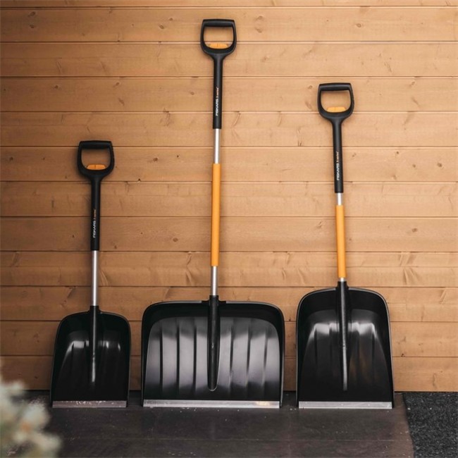 FISKARS CAR SNOW SHOVEL TELESCOPIC HANDLE X-SERIES