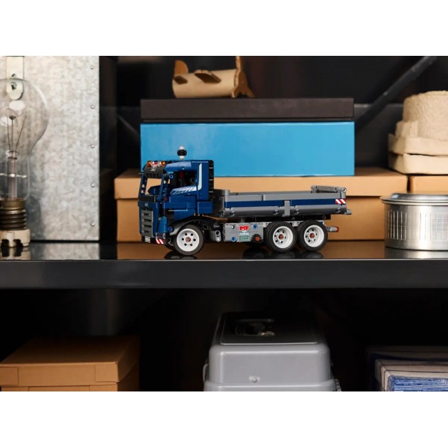 LEGO TECHNIC 42203 Tipping Dump Truck LEGO TECHNIC 42203 Tipping Dump Truck