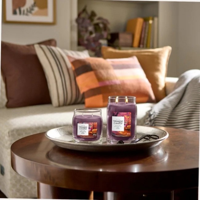 Scented candle YANKEE CANDLE AUTUMN DAYDREAM 368 g medium