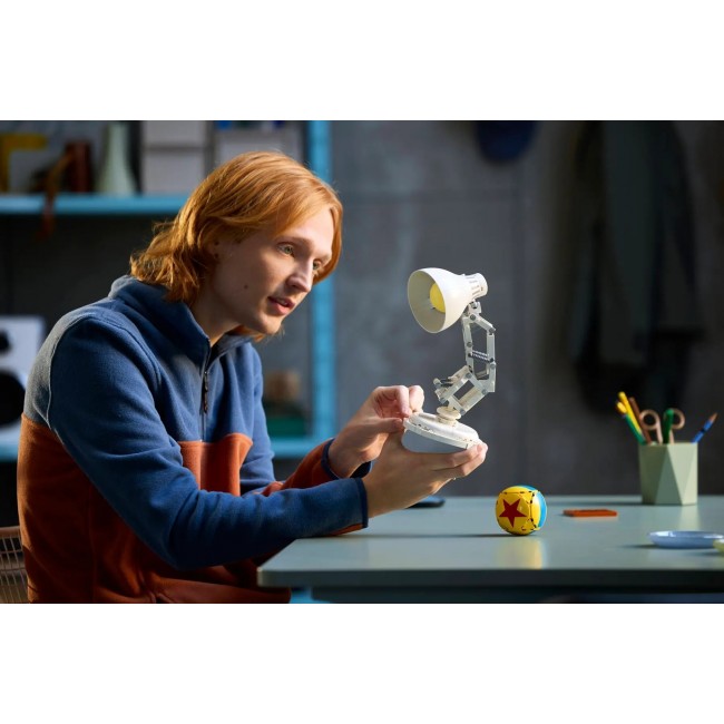 LEGO IDEAS 21357 Disney Pixar Luxo Jr. LEGO IDEAS 21357 Disney Pixar Luxo Jr.