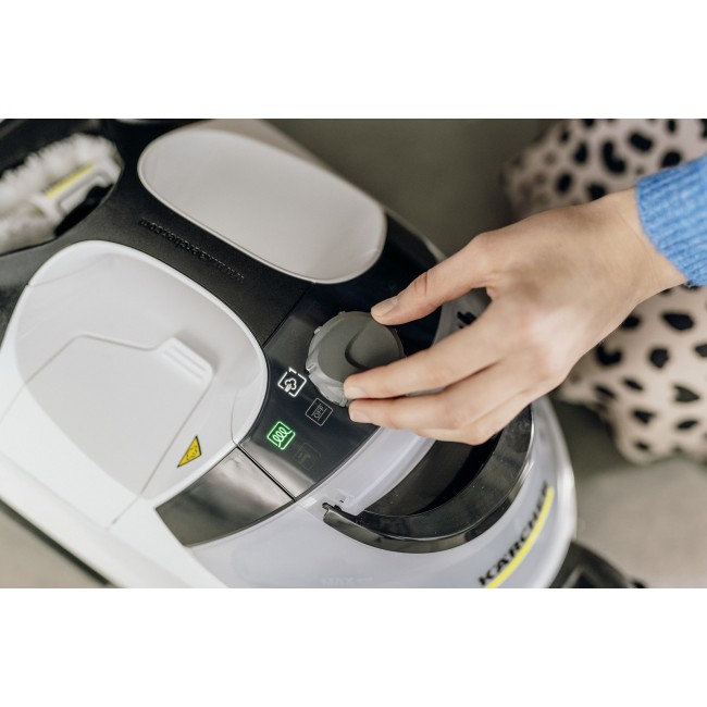 K rcher SC 5 EasyFix IRON PLUG Cylinder steam cleaner 1.5 L 2250 W Black, White