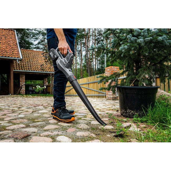 Graphite 58G031 leaf blower 190 km/h