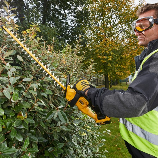 DeWALT DCM563P1-QW power hedge trimmer Single blade 3.4 kg DeWALT DCM563P1-QW power hedge trimmer Single blade 3.4 kg