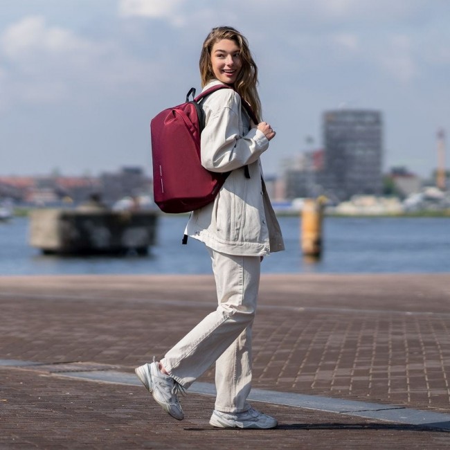XD DESIGN ANTI-THEFT BACKPACK BOBBY SOFT RED P/N: P705.794 XD DESIGN ANTI-THEFT BACKPACK BOBBY SOFT RED P/N: P705.794