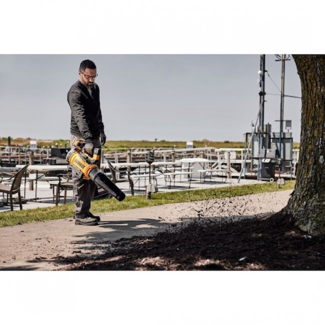 DeWALT DCMBL777X1-QW leaf blower