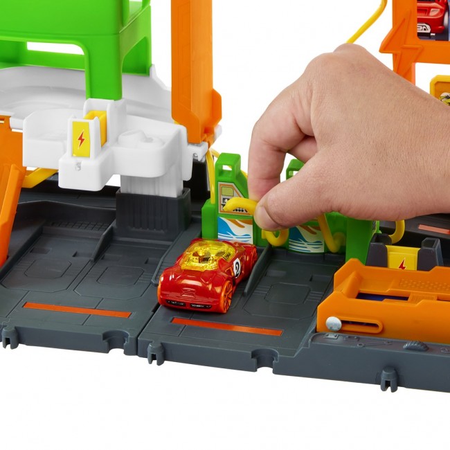 Hot Wheels City Super Recharge Fuel Station with 1:64 Scale Toy Car