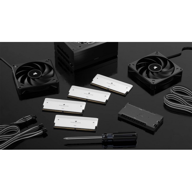 Corsair Dominator Titanium CMP32GX5M2B6000C30W memory module 32 GB 2 x 16 GB DDR5 6000 MHz