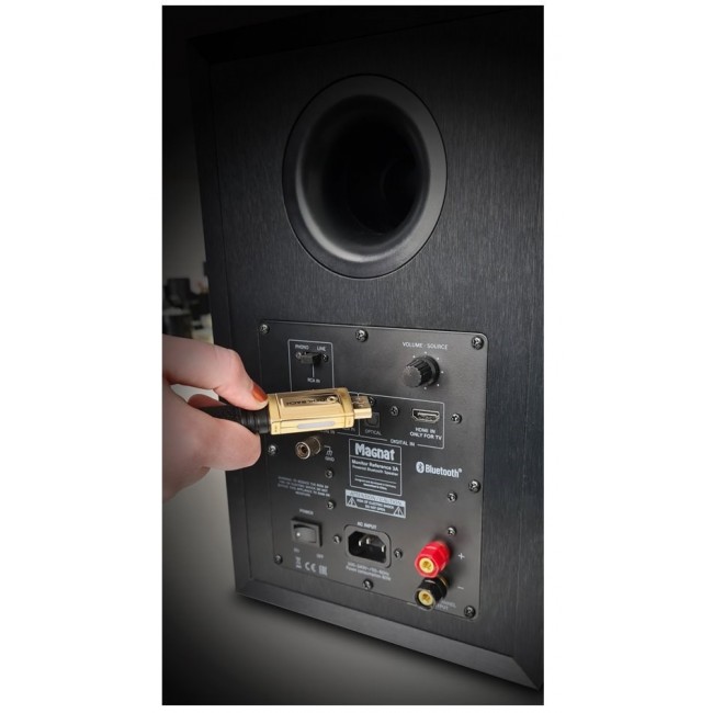 Magnat Monitor Reference 2A active columns 2-way speaker Magnat Monitor Reference 2A active columns 2-way speaker