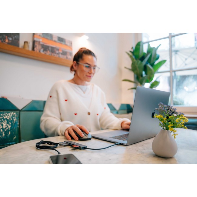 Verbatim USB-C Essentials Multiport Hub 7 ports: HDMI, USB-C, USB-C 3.2 Gen 1, 2 x USB-A 3.2 Gen 1, SD & microSD