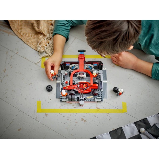 LEGO CITY 60443 F1 - Pit Stop & Pit Crew with Ferrari Car LEGO CITY 60443 F1 - Pit Stop & Pit Crew with Ferrari Car
