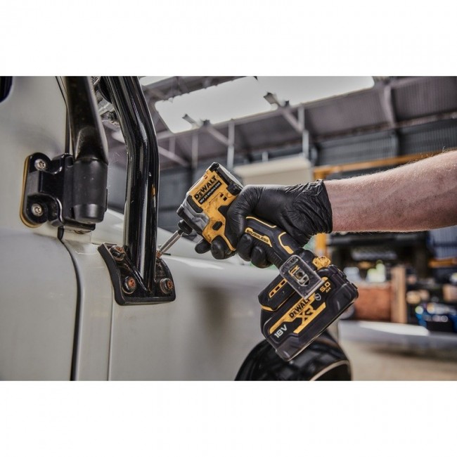 DeWALT DCF850NT 3250 RPM Black, Yellow DeWALT DCF850NT 3250 RPM Black, Yellow