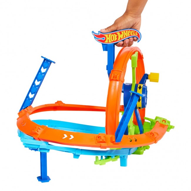 Hot Wheels Action Rapid Launch & Loop Playset with 1:64 Scale Die-Cast Toy Car, Crash & Track Set