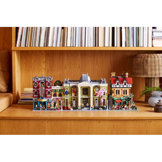 LEGO ICONS 10350 Tudor Corner LEGO ICONS 10350 Tudor Corner