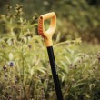 FISKARS SOLID METAL SHOVEL WITH D-SHAPED HANDLE