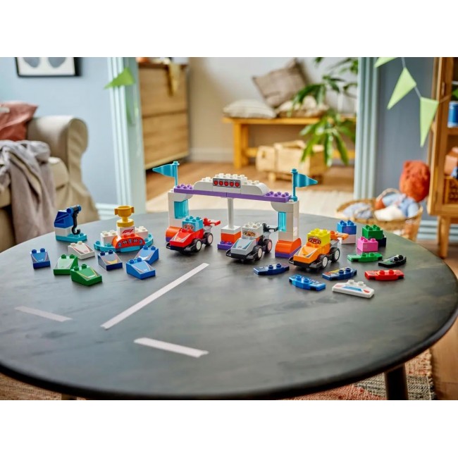 LEGO DUPLO 10445 F1 Team Race Cars & Drivers LEGO DUPLO 10445 F1 Team Race Cars & Drivers