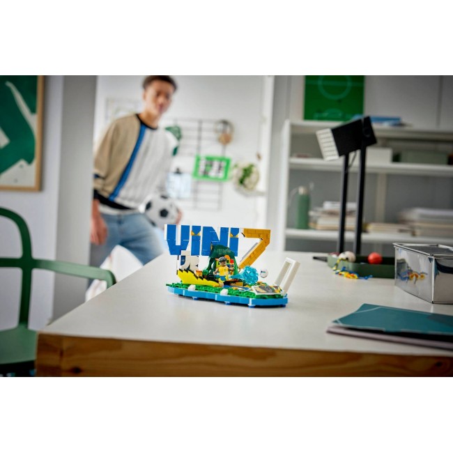 LEGO EDITIONS 43027 Vini Jr. - Football Highlights