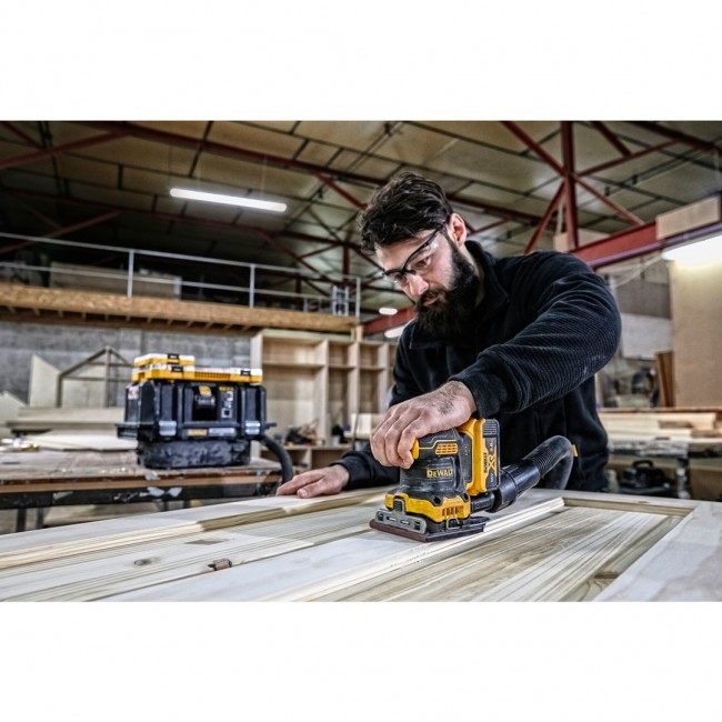 DeWALT DCW200N-XJ portable sander