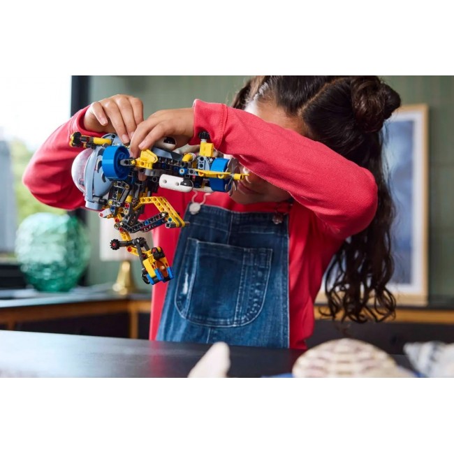 LEGO TECHNIC 42201 Deep Sea Research Submarine