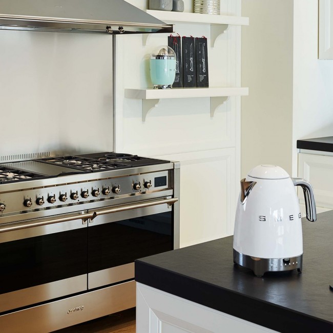 Smeg 50's Style Kettles KLF04WHEU White Smeg 50's Style Kettles KLF04WHEU White
