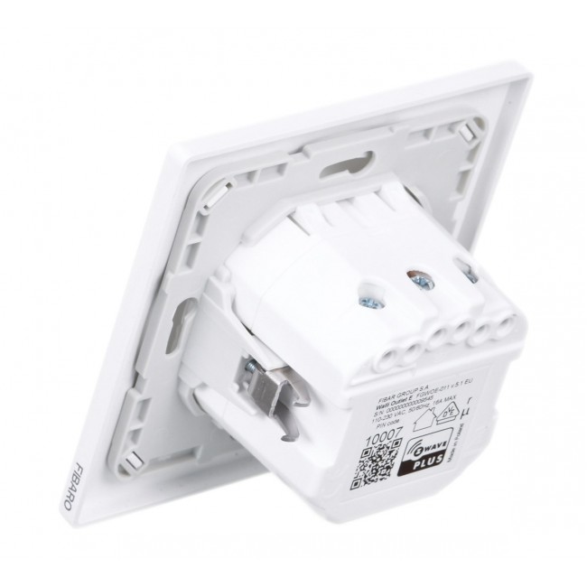 Fibaro Walli socket-outlet Type E White