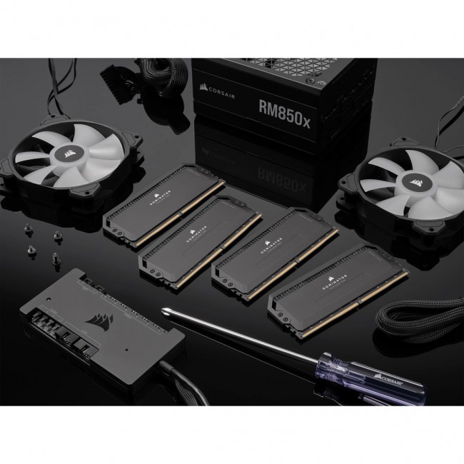 Corsair Dominator Platinum RGB memory module 64 GB 2 x 32 GB DDR5 5600 MHz