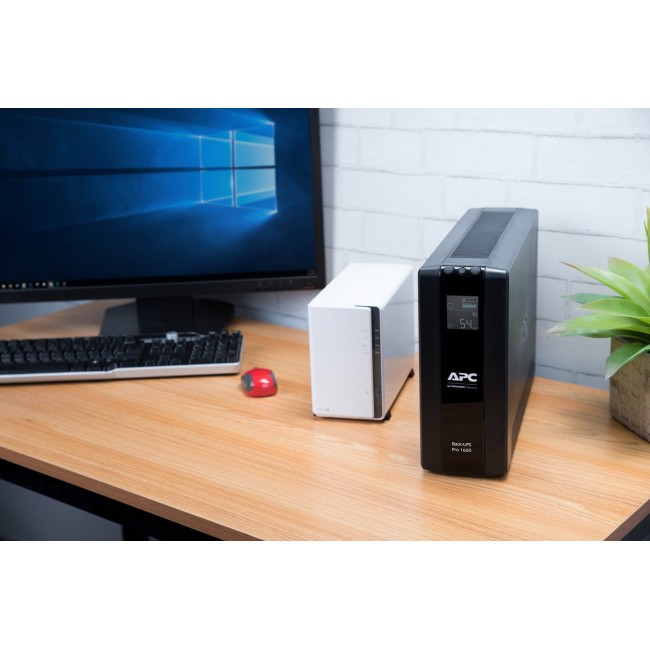 APC Back-UPS Pro, 1600VA/960W, Tower, 230V, 8x IEC C13 outlets, AVR, LCD, User Replaceable Battery