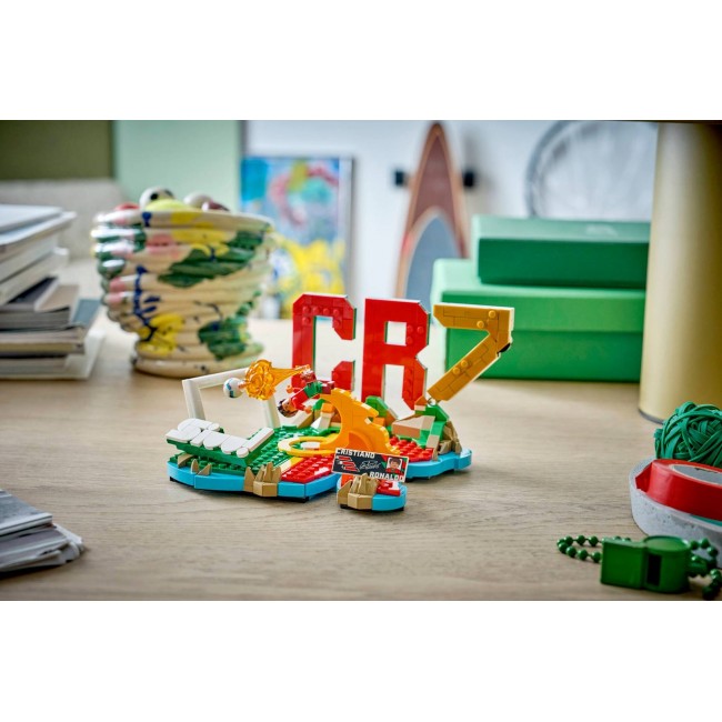 LEGO EDITIONS 43012 Cristiano Ronaldo - Football Highlights LEGO EDITIONS 43012 Cristiano Ronaldo - Football Highlights