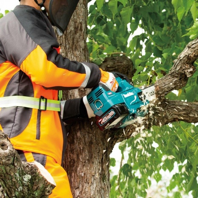 CHAINSAW 40V XGT 25CM UC003GM102 MAKITA CHAINSAW 40V XGT 25CM UC003GM102 MAKITA