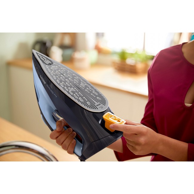 Philips 7000 series DST7041/20 HV Steam Iron Light/Dark Blue Philips 7000 series DST7041/20 HV Steam Iron Light/Dark Blue