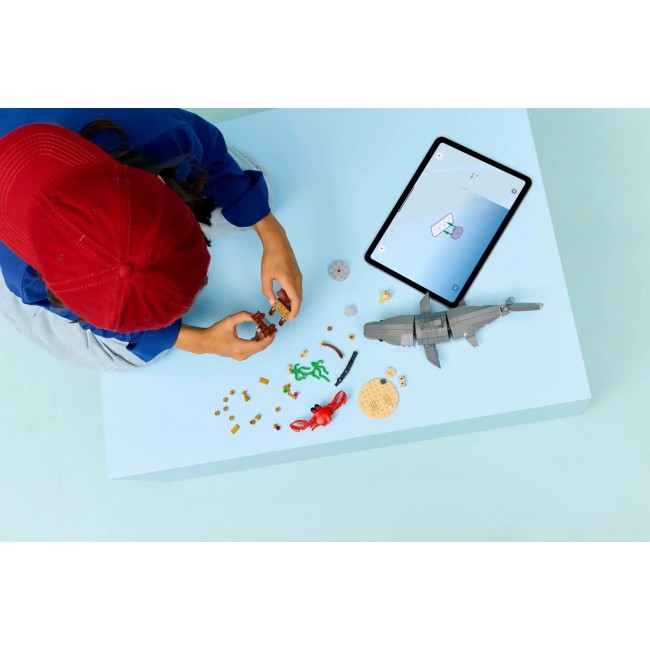 LEGO CREATOR 3 IN 1 31381 Fierce Shark with a Treasure Chest