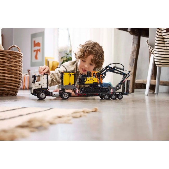 LEGO TECHNIC 42175 Volvo FMX Truck & EC230 Electric Excavat LEGO TECHNIC 42175 Volvo FMX Truck & EC230 Electric Excavat