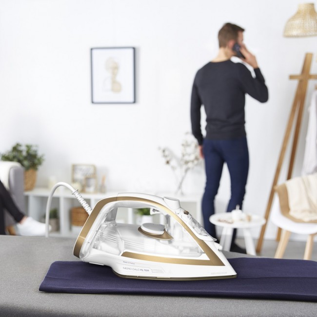 Tefal Puregliss FV8042 Dry & Steam iron Durilium AirGlide Autoclean soleplate 3000 W Bronze, White Tefal Puregliss FV8042 Dry & Steam iron Durilium AirGlide Autoclean soleplate 3000 W Bronze, White