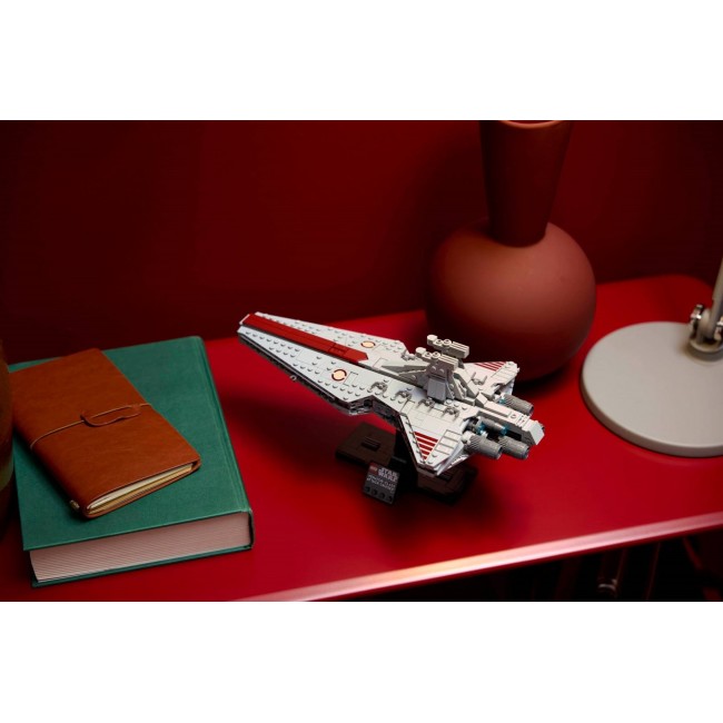 LEGO STAR WARS 75441 Venator-Class Attack Cruiser
